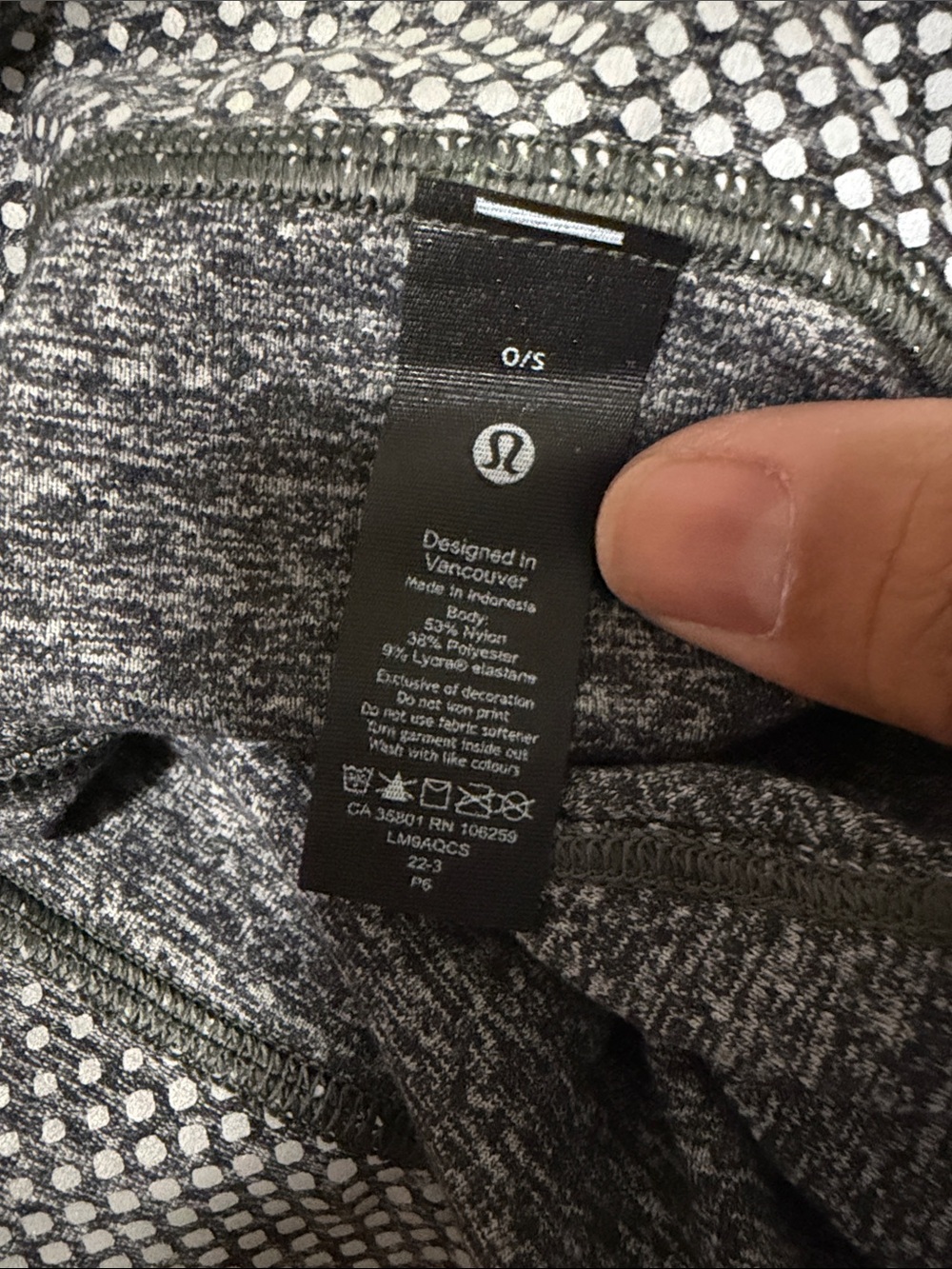 LULULEMON women men OUT RUN BEANIE SILVER REFLECTIVE - Picture 3 of 3